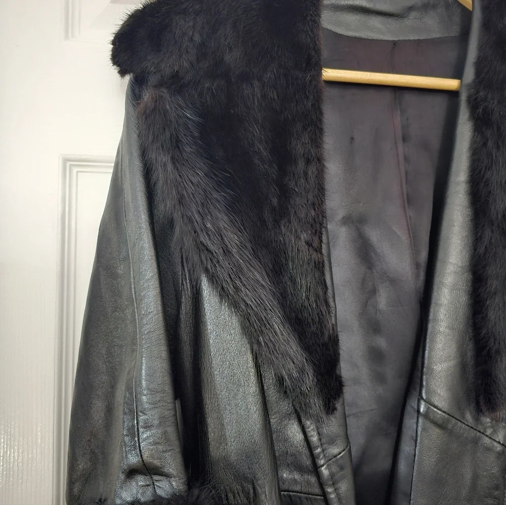 100% Genuine Black Leather Coat with Fur Trim - Picture 6 of 6